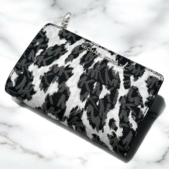 Sold out - Picture 6 of 8